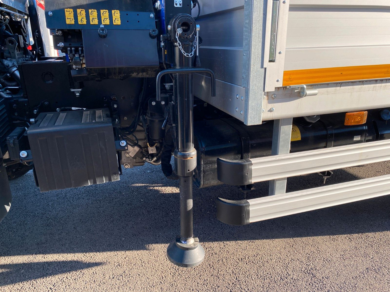 Leasing  Mitsubishi FUSO CANTER 6C18 4WD PRITSCHE+PM 6522P KRAN Mitsubishi FUSO CANTER 6C18 4WD PRITSCHE+PM 6522P KRAN: gambar 12