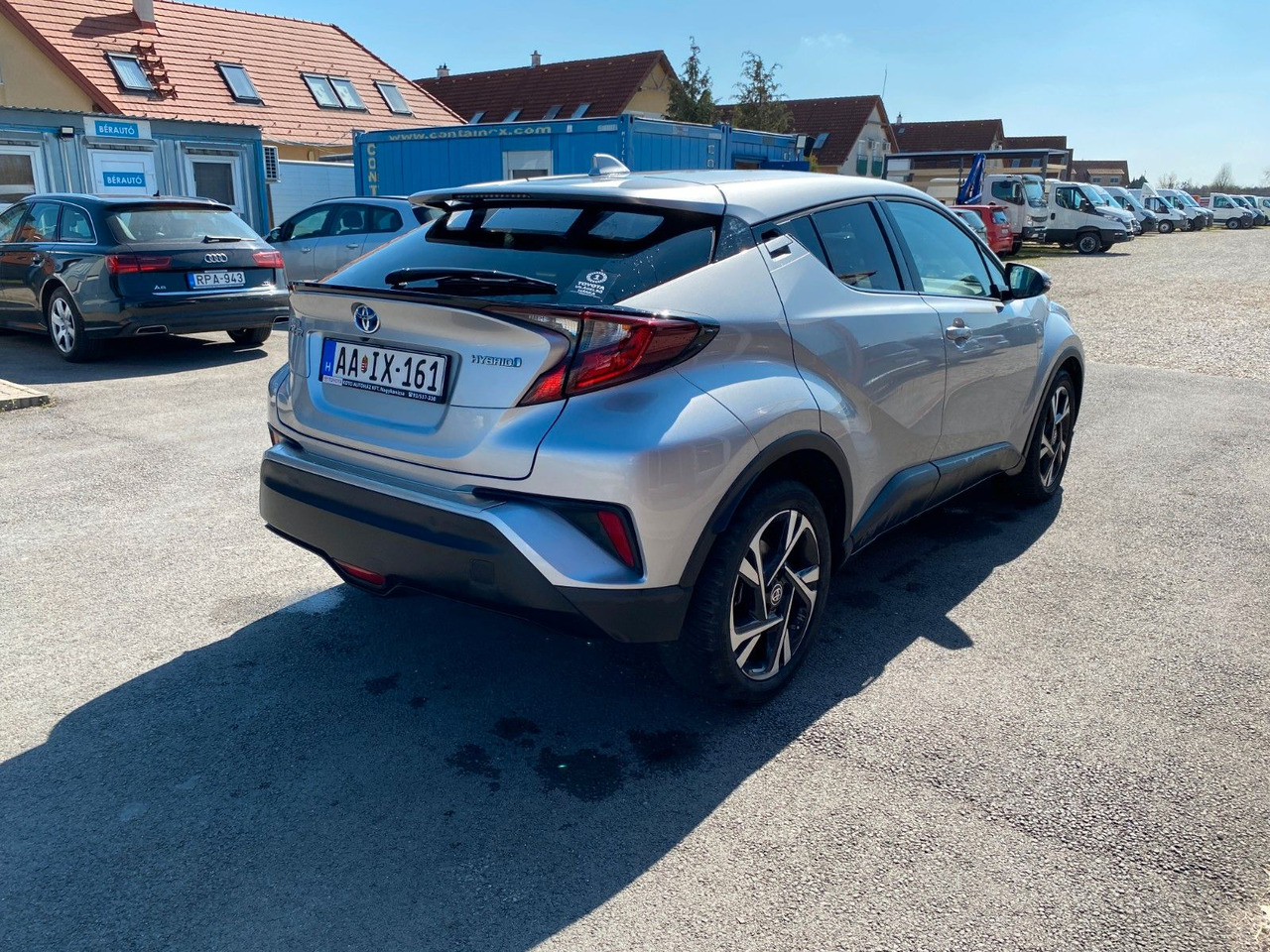 Toyota C-HR 1.8-l-VVTi Hybrid Flow - Mobil SUV: gambar 2 Toyota C-HR 1.8-l-VVTi Hybrid Flow - Mobil SUV: gambar 2