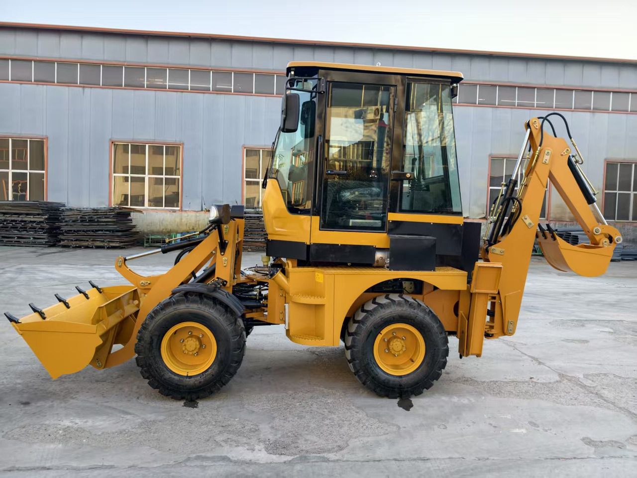 CATERPILLAR 420F - Backhoe loader: gambar 3 CATERPILLAR 420F - Backhoe loader: gambar 3