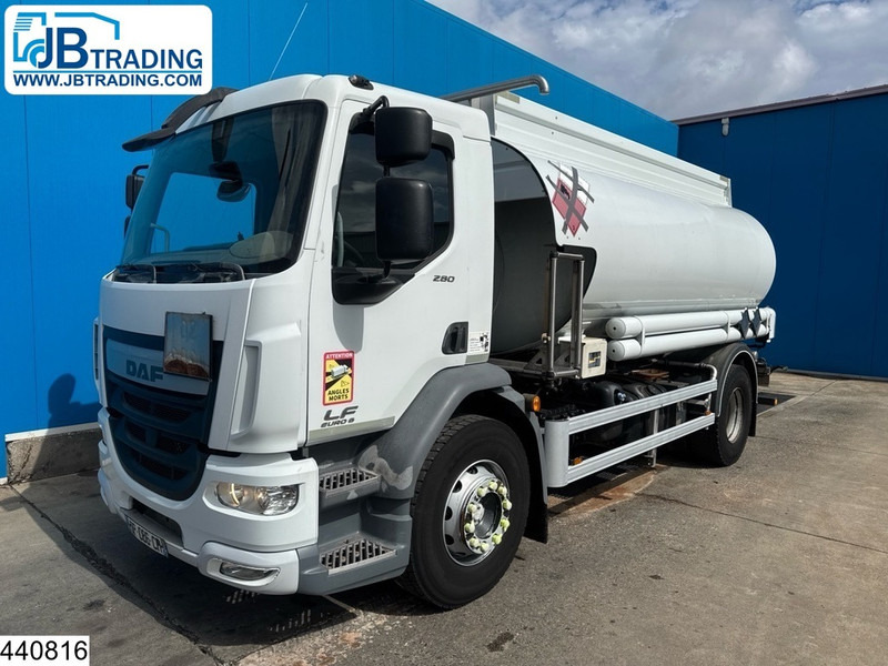 DAF LF 280 EURO 6, Manual, 13,390 litres, 5 Comp. - Truk tangki: gambar 1 DAF LF 280 EURO 6, Manual, 13,390 litres, 5 Comp. - Truk tangki: gambar 1