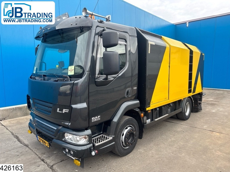 DAF LF45 250 EURO 5, Manual, Bitumen sprayer - Truk tangki: gambar 1 DAF LF45 250 EURO 5, Manual, Bitumen sprayer - Truk tangki: gambar 1