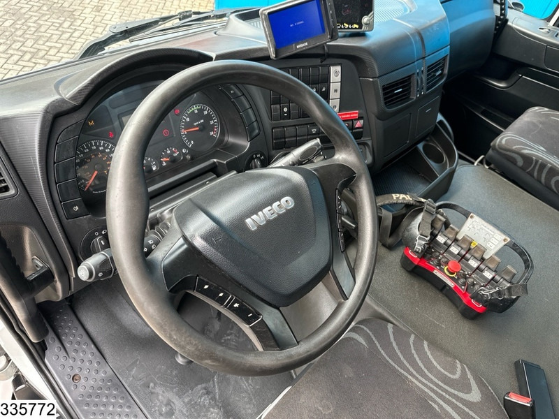 Iveco Trakker 360 6X4, EURO 6, Palfinger, Retarder, Steel suspension - Truk flatbed, Truk derek: gambar 5 Iveco Trakker 360 6X4, EURO 6, Palfinger, Retarder, Steel suspension - Truk flatbed, Truk derek: gambar 5