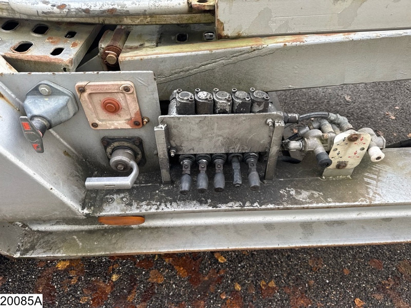 Semi-trailer autotransporter Janhel Autotransport Hydraulics, Winch: gambar 13 Semi-trailer autotransporter Janhel Autotransport Hydraulics, Winch: gambar 13