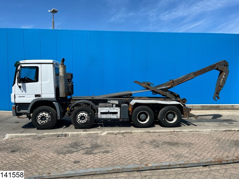 Mercedes-Benz Actros 3236 8x4, Steel suspension, 3 Pedals - Hook lift: gambar 3 Mercedes-Benz Actros 3236 8x4, Steel suspension, 3 Pedals - Hook lift: gambar 3