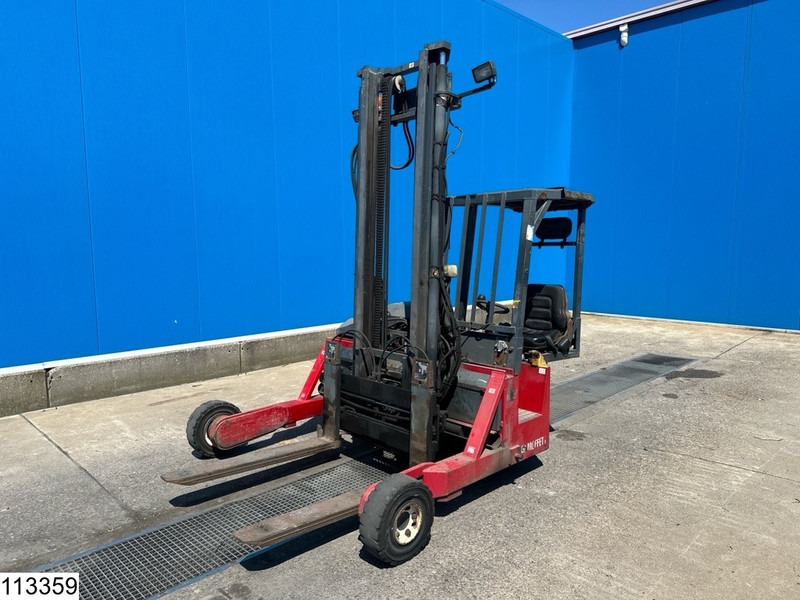 Moffett M4 20.3 3x3, H 3,90 mtr, 2000 KG - Forklift yang dipasang di truk: gambar 3 Moffett M4 20.3 3x3, H 3,90 mtr, 2000 KG - Forklift yang dipasang di truk: gambar 3