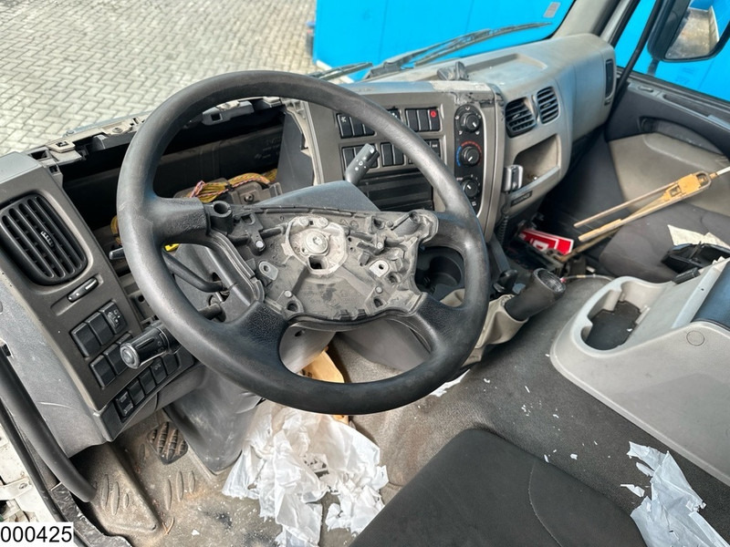 Renault Midlum 210 15802 Liter, LPG GPL, Gastank, Steel suspension - Truk tangki: gambar 5 Renault Midlum 210 15802 Liter, LPG GPL, Gastank, Steel suspension - Truk tangki: gambar 5
