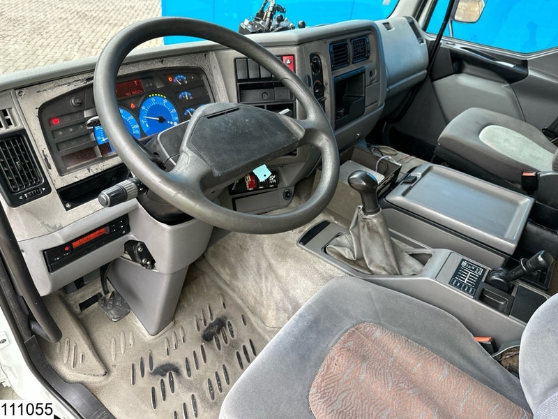 Renault Premium 270 Dxi Euro 3, Fuel, Manual, 13905 Liter, 3 Comp - Truk tangki: gambar 5 Renault Premium 270 Dxi Euro 3, Fuel, Manual, 13905 Liter, 3 Comp - Truk tangki: gambar 5