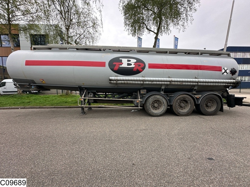 Trailor Fuel 39915 Liter, 9 Compartments - Semi-trailer tangki: gambar 2 Trailor Fuel 39915 Liter, 9 Compartments - Semi-trailer tangki: gambar 2