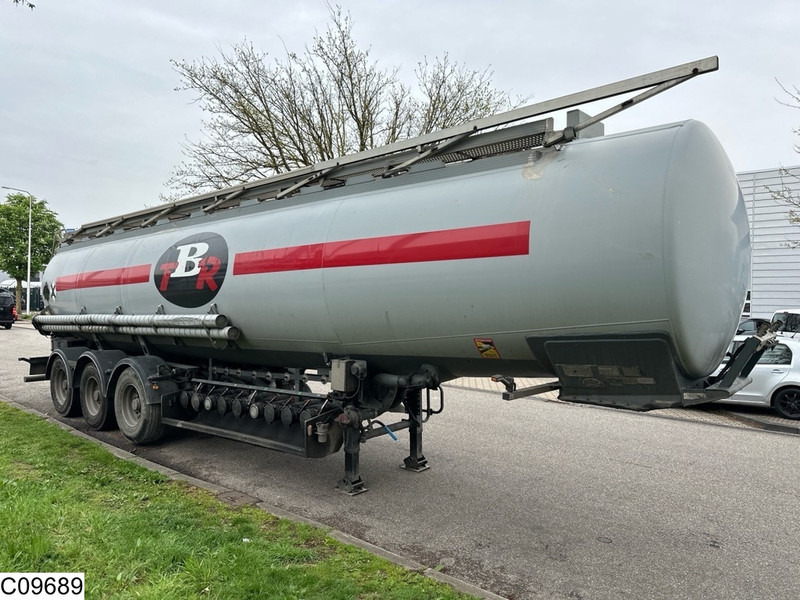 Trailor Fuel 39915 Liter, 9 Compartments - Semi-trailer tangki: gambar 5 Trailor Fuel 39915 Liter, 9 Compartments - Semi-trailer tangki: gambar 5