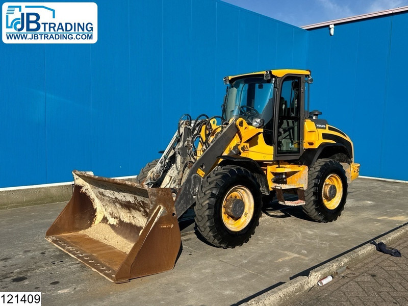 Volvo L45h 8670KG, 4750MM lifting height, 75KW - Wheel loader: gambar 1 Volvo L45h 8670KG, 4750MM lifting height, 75KW - Wheel loader: gambar 1