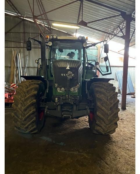 FENDT 822VARIO - Traktor: gambar 2 FENDT 822VARIO - Traktor: gambar 2