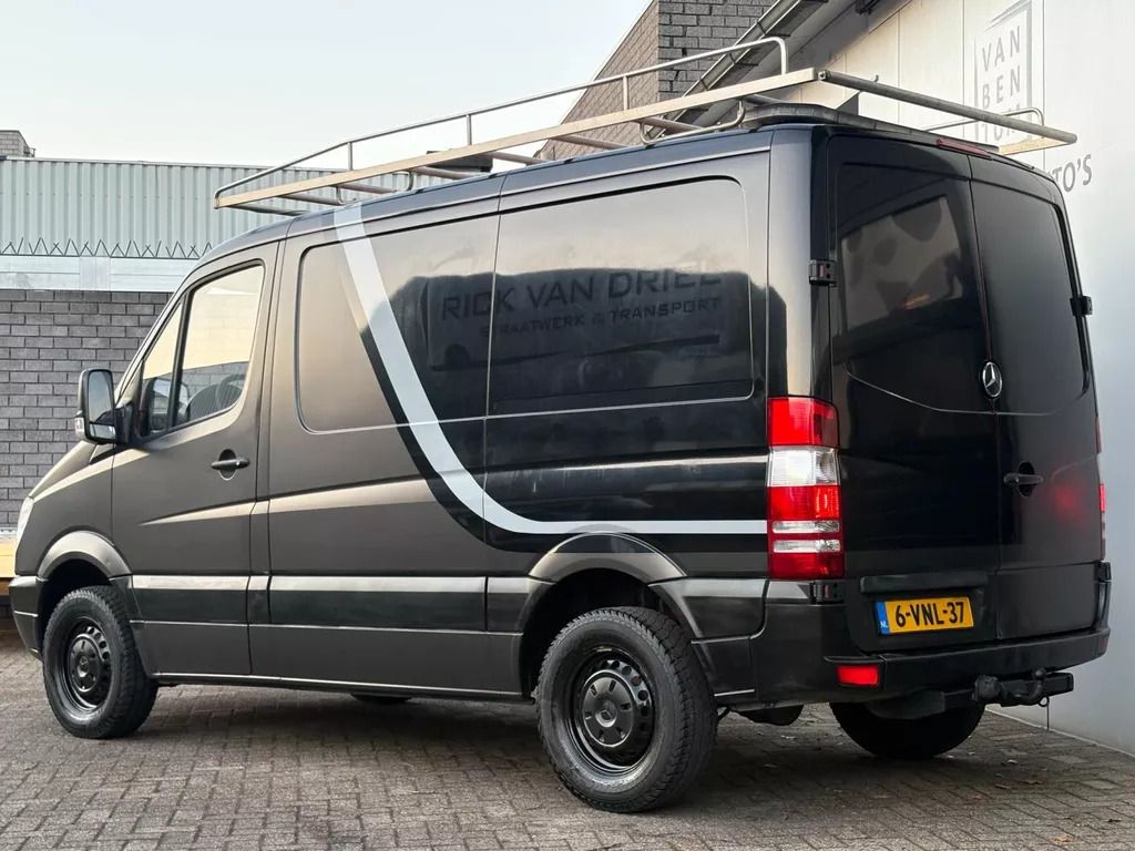 Mercedes-Benz Sprinter 210 2.2CDI 190pk L1H1 Camera 132000km NAP! - Van kecil: gambar 5 Mercedes-Benz Sprinter 210 2.2CDI 190pk L1H1 Camera 132000km NAP! - Van kecil: gambar 5