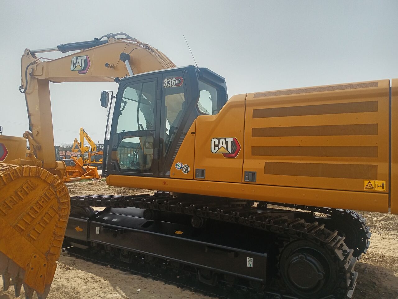 CATERPILLAR 336GC - Ekskavator perayap: gambar 5 CATERPILLAR 336GC - Ekskavator perayap: gambar 5