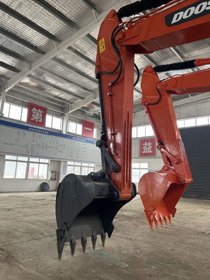 DOOSAN 225LCA - Ekskavator perayap: gambar 2 DOOSAN 225LCA - Ekskavator perayap: gambar 2