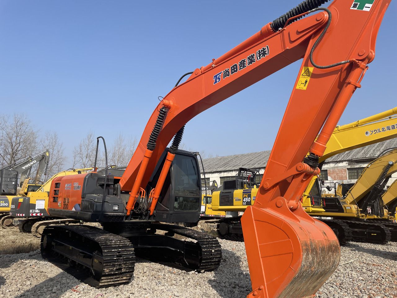 HITACHI EX200-3 - Ekskavator perayap: gambar 1 HITACHI EX200-3 - Ekskavator perayap: gambar 1