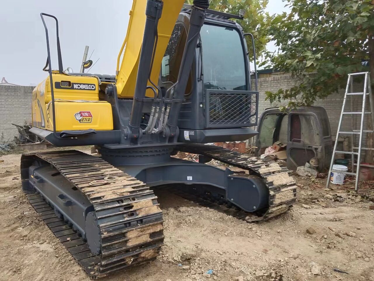 KOBELCO SK200 - Ekskavator perayap: gambar 1 KOBELCO SK200 - Ekskavator perayap: gambar 1