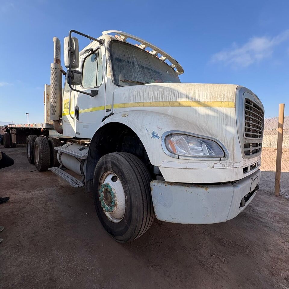 CAMION TRACTO FREIGHTLINERM2 112 - Tractor head: gambar 5 CAMION TRACTO FREIGHTLINERM2 112 - Tractor head: gambar 5