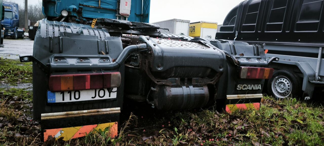 SCANIA R124 LA6X2NA 420 - Tractor head: gambar 4 SCANIA R124 LA6X2NA 420 - Tractor head: gambar 4