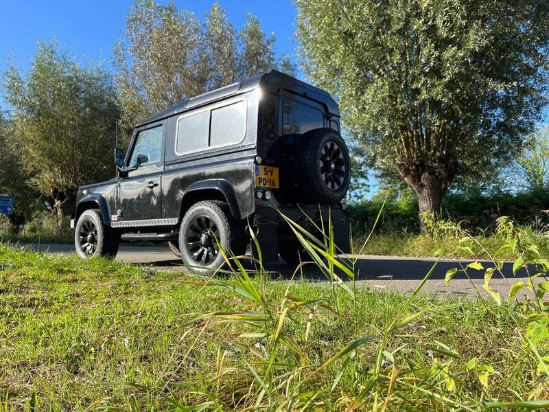 Land Rover Defender X tech with black pack - Mobil: gambar 2 Land Rover Defender X tech with black pack - Mobil: gambar 2