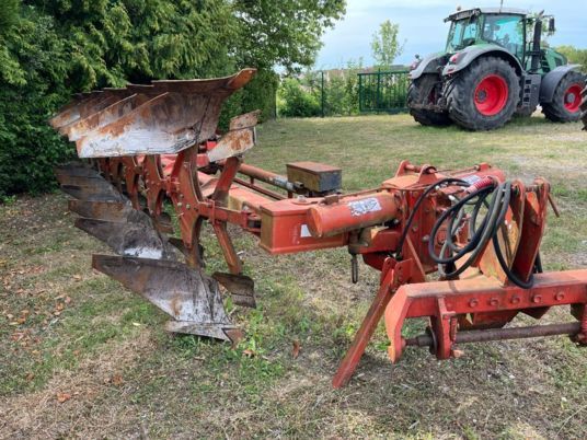 Bajak Gregoire Besson SP614: gambar 1