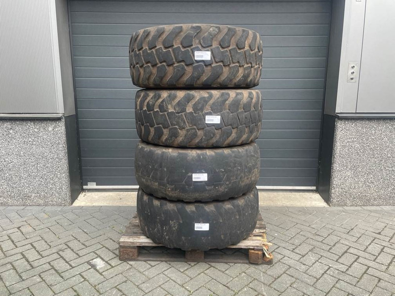 Ahlmann AZ6-Alliance 405/70R20 (16/70R20)-Tire/Reifen/Band - Roda/ Ban untuk Peralatan konstruksi: gambar 1 Ahlmann AZ6-Alliance 405/70R20 (16/70R20)-Tire/Reifen/Band - Roda/ Ban untuk Peralatan konstruksi: gambar 1