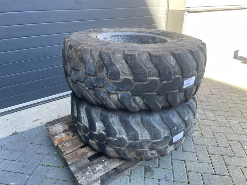 Ahlmann AZ85-Dunlop 405/70R20 (16/70R20)-Tire/Reifen/Band - Roda/ Ban untuk Peralatan konstruksi: gambar 3 Ahlmann AZ85-Dunlop 405/70R20 (16/70R20)-Tire/Reifen/Band - Roda/ Ban untuk Peralatan konstruksi: gambar 3