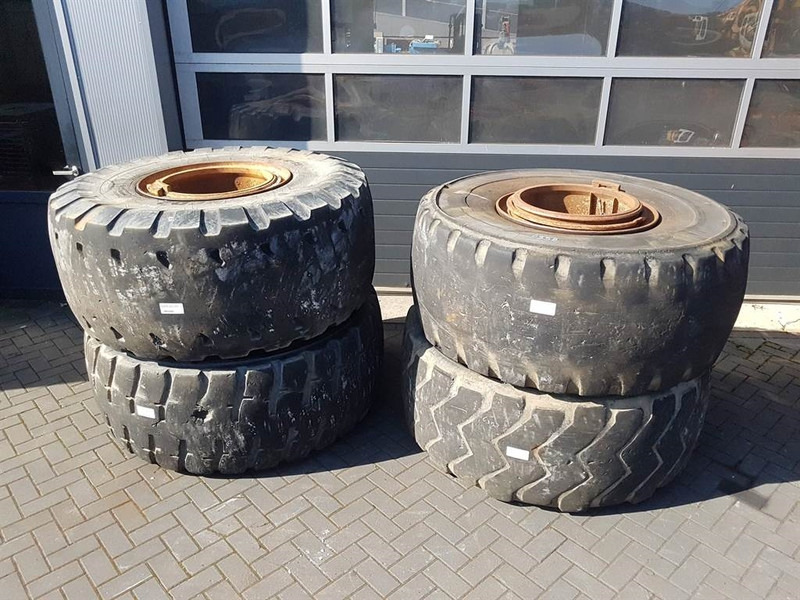 Case 921C-Michelin 26.5R25-Tire/Reifen/Band - Roda/ Ban untuk Peralatan konstruksi: gambar 2 Case 921C-Michelin 26.5R25-Tire/Reifen/Band - Roda/ Ban untuk Peralatan konstruksi: gambar 2