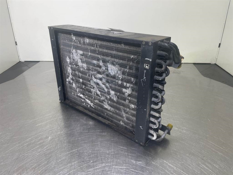 Cat 928G-Avrora - 175-ED2-0001a - Airco condenser - Bingkai/ Sasis untuk Peralatan konstruksi: gambar 3 Cat 928G-Avrora - 175-ED2-0001a - Airco condenser - Bingkai/ Sasis untuk Peralatan konstruksi: gambar 3