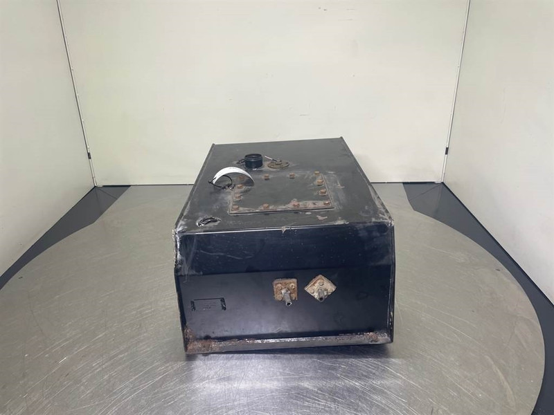 Cat TH62-142-4887-Fuel tank/Kraftstofftank - Bingkai/ Sasis untuk Peralatan konstruksi: gambar 1 Cat TH62-142-4887-Fuel tank/Kraftstofftank - Bingkai/ Sasis untuk Peralatan konstruksi: gambar 1