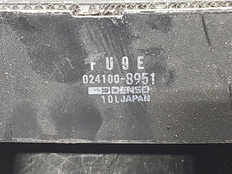 Denso FU9E-Airco condenser/Klimakondensator/Airco - Bingkai/ Sasis untuk Peralatan konstruksi: gambar 4 Denso FU9E-Airco condenser/Klimakondensator/Airco - Bingkai/ Sasis untuk Peralatan konstruksi: gambar 4