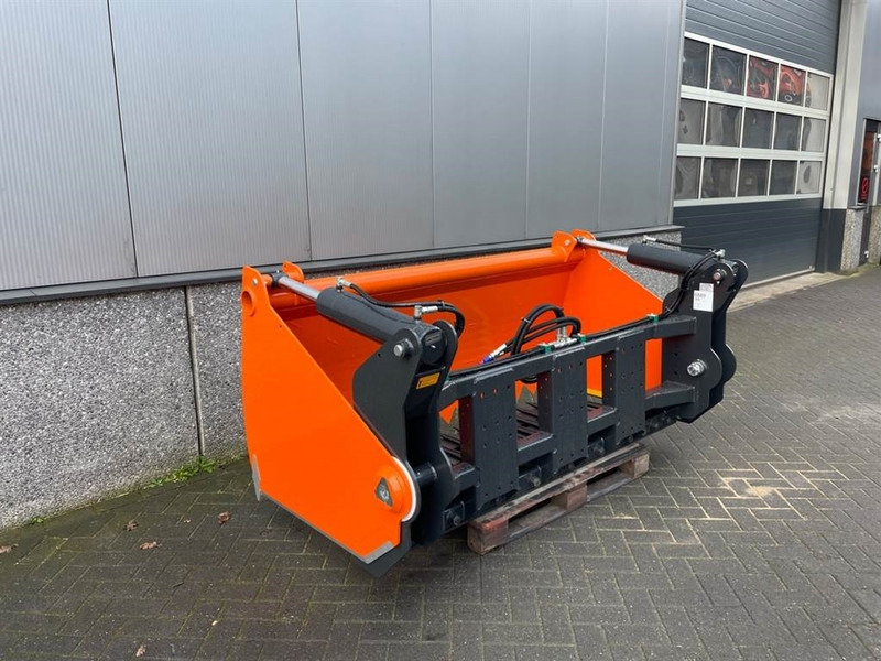 MAMMUT SC220M - Silage cutter/Silageschneider/Kuilhapper - Peralatan silo: gambar 4 MAMMUT SC220M - Silage cutter/Silageschneider/Kuilhapper - Peralatan silo: gambar 4