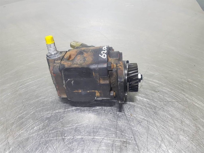 Manitou MLA627-Ultra 6784 1998-Gearpump/Zahnradpumpe - Hidrolika untuk Peralatan konstruksi: gambar 1 Manitou MLA627-Ultra 6784 1998-Gearpump/Zahnradpumpe - Hidrolika untuk Peralatan konstruksi: gambar 1