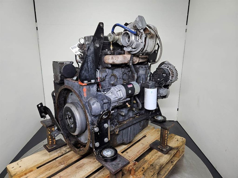 New Holland W110C-FPT F4HFE413J-Engine/Motor - Mesin untuk Peralatan konstruksi: gambar 5 New Holland W110C-FPT F4HFE413J-Engine/Motor - Mesin untuk Peralatan konstruksi: gambar 5