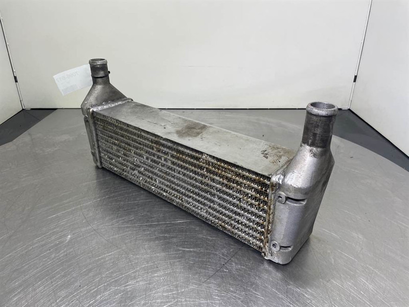 New Holland W110C - Intercooler/Kühler/Koeler - Mesin untuk Peralatan konstruksi: gambar 2 New Holland W110C - Intercooler/Kühler/Koeler - Mesin untuk Peralatan konstruksi: gambar 2