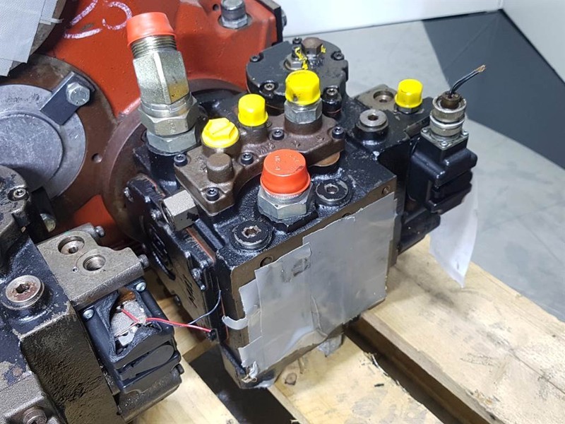 Sauer Sundstrand 42L41DE1A602B2B - Drive pump/Fahr - Hidrolika: gambar 3 Sauer Sundstrand 42L41DE1A602B2B - Drive pump/Fahr - Hidrolika: gambar 3