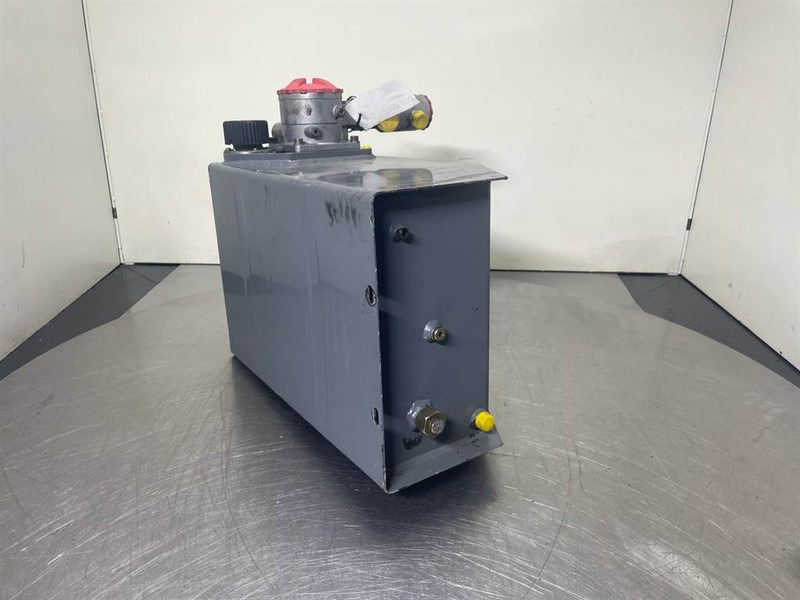 Schaeff SKL834-6452013001-Tank/Behälter/Reservoir - Hidrolika untuk Peralatan konstruksi: gambar 4 Schaeff SKL834-6452013001-Tank/Behälter/Reservoir - Hidrolika untuk Peralatan konstruksi: gambar 4
