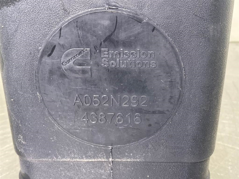 Bingkai/ Sasis untuk Peralatan konstruksi Sennebogen 835E-Cummins 4387616-AdBlue tank: gambar 6 Bingkai/ Sasis untuk Peralatan konstruksi Sennebogen 835E-Cummins 4387616-AdBlue tank: gambar 6