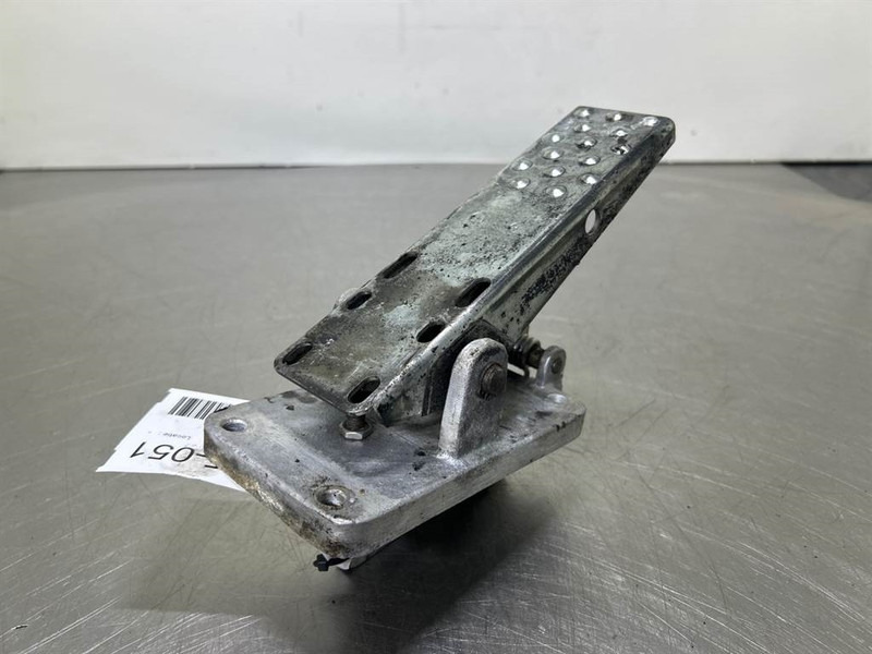 Terex TW150-6041506-Brake pedal/Bremspedal/Rempedaal - Kabin dan interior untuk Peralatan konstruksi: gambar 5 Terex TW150-6041506-Brake pedal/Bremspedal/Rempedaal - Kabin dan interior untuk Peralatan konstruksi: gambar 5