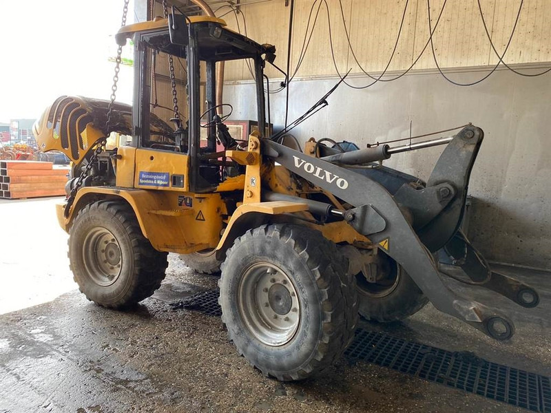 Volvo L 30 B-Z / SX (For parts) - Wheel loader: gambar 2 Volvo L 30 B-Z / SX (For parts) - Wheel loader: gambar 2