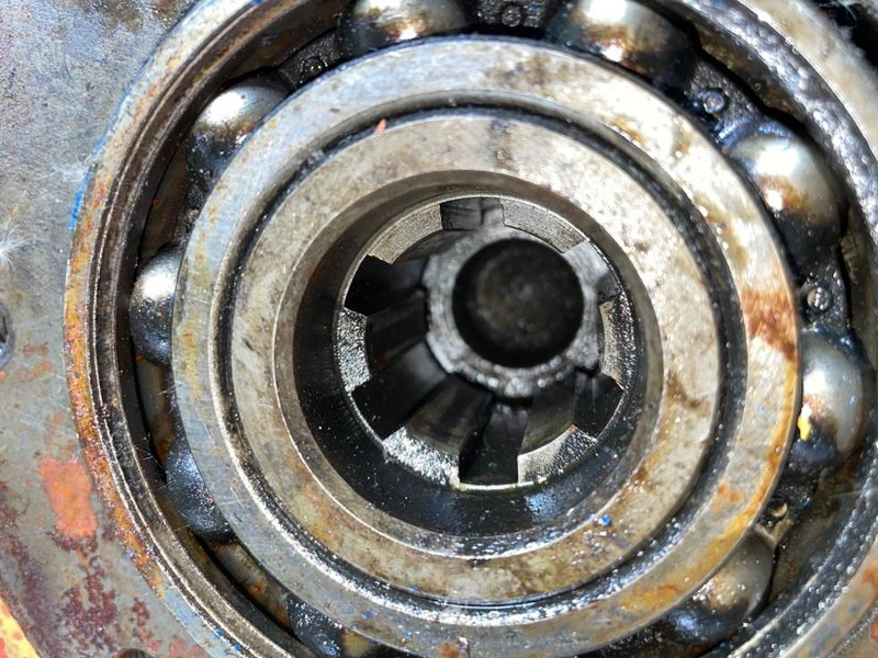 Leasing Zeppelin ZL4B-Clark-Hurth-Transmission/Getriebe/Transmissie Zeppelin ZL4B-Clark-Hurth-Transmission/Getriebe/Transmissie: gambar 6 Leasing Zeppelin ZL4B-Clark-Hurth-Transmission/Getriebe/Transmissie Zeppelin ZL4B-Clark-Hurth-Transmission/Getriebe/Transmissie: gambar 6