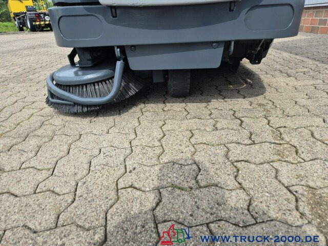 Hako Sweepmaster 1500RH Kehr- Flächen Hallenreiniger - Penyapu jalan: gambar 2 Hako Sweepmaster 1500RH Kehr- Flächen Hallenreiniger - Penyapu jalan: gambar 2