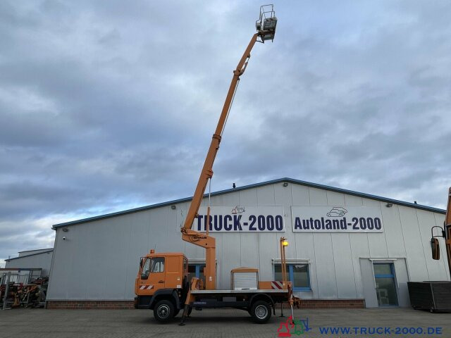 Platform udara yang dipasang di truk MAN 8.163 Ruthmann 17.3 m Arbeitshöhe 10 m seitlich: gambar 8