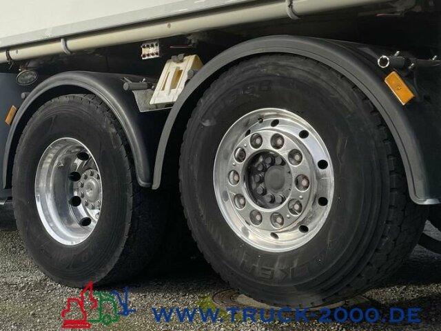 Mercedes-Benz Actros 2544 Silo Holz Pellets 28m³ inkl. Waage - Truk vakum: gambar 3 Mercedes-Benz Actros 2544 Silo Holz Pellets 28m³ inkl. Waage - Truk vakum: gambar 3