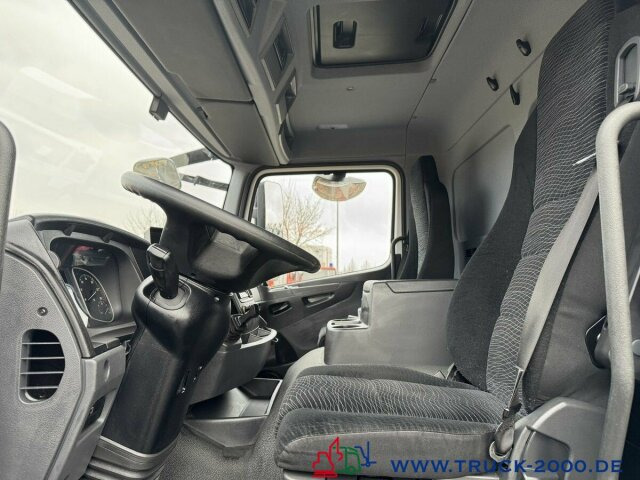 Interior photo 1: Truk box Mercedes-Benz Atego 1524 Koffer LBW BÄR 1.500 kg Kamera Klima
