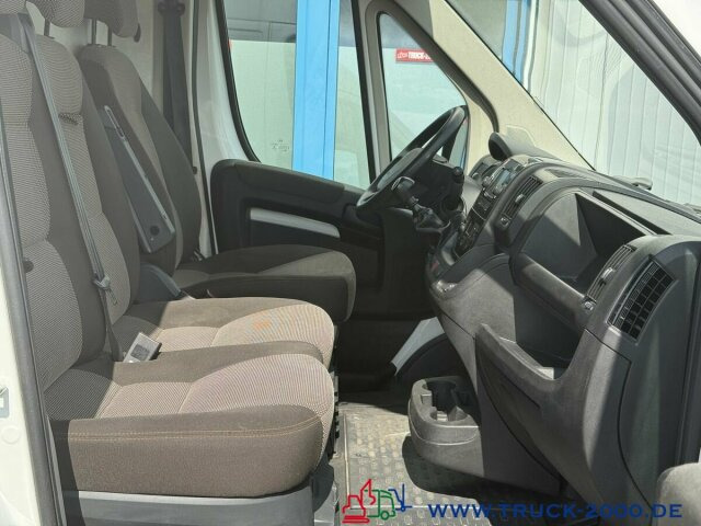 Peugeot Boxer 2.2 HDi Kasten Hoch & Lang NUR 54.160 KM - Van panel: gambar 4 Peugeot Boxer 2.2 HDi Kasten Hoch & Lang NUR 54.160 KM - Van panel: gambar 4