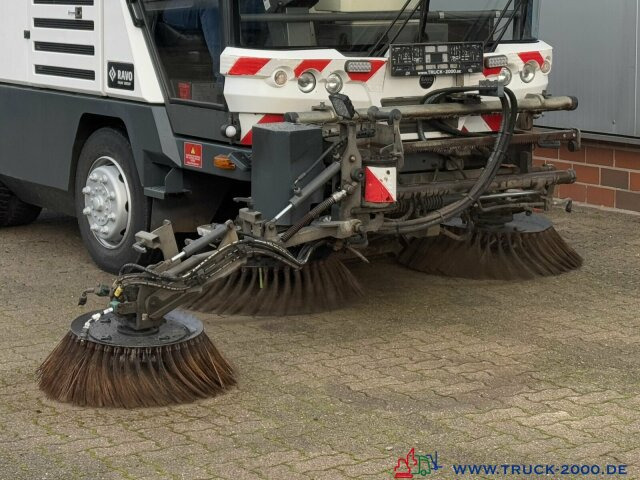 Leasing  Ravo 540 3 Besensystem Sweeper + Sprühen 50 Km/h Ravo 540 3 Besensystem Sweeper + Sprühen 50 Km/h: gambar 13