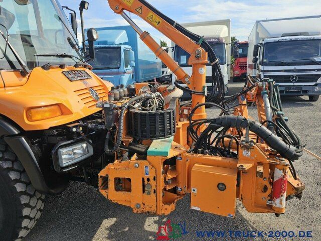 Unimog U 400 Vario Pilot Mähtür + Mulag Mähkombination - Truk jungkit: gambar 3 Unimog U 400 Vario Pilot Mähtür + Mulag Mähkombination - Truk jungkit: gambar 3