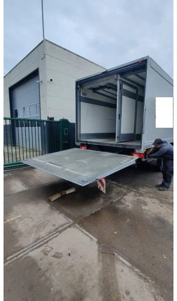 Dhollandia Laadklep / Achtersluitklep 2000 kg MBB / Palfinger / B.A.R. Cargolift - Pengangkatan ekor: gambar 2 Dhollandia Laadklep / Achtersluitklep 2000 kg MBB / Palfinger / B.A.R. Cargolift - Pengangkatan ekor: gambar 2