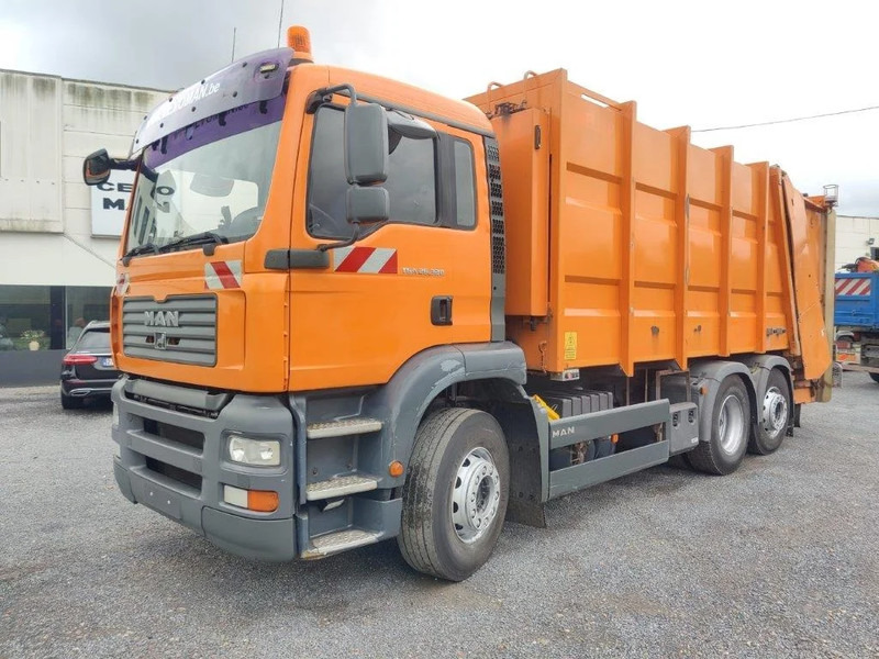 MAN TGA 26.320 6x2 garbage truck ZOELLER - Truk sampah: gambar 1 MAN TGA 26.320 6x2 garbage truck ZOELLER - Truk sampah: gambar 1