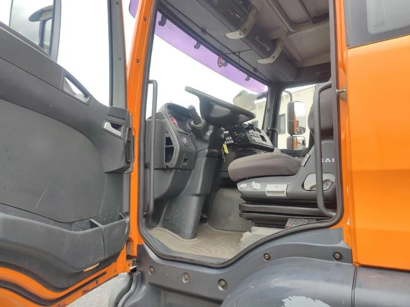 MAN TGA 26.320 6x2 garbage truck ZOELLER - Truk sampah: gambar 5 MAN TGA 26.320 6x2 garbage truck ZOELLER - Truk sampah: gambar 5